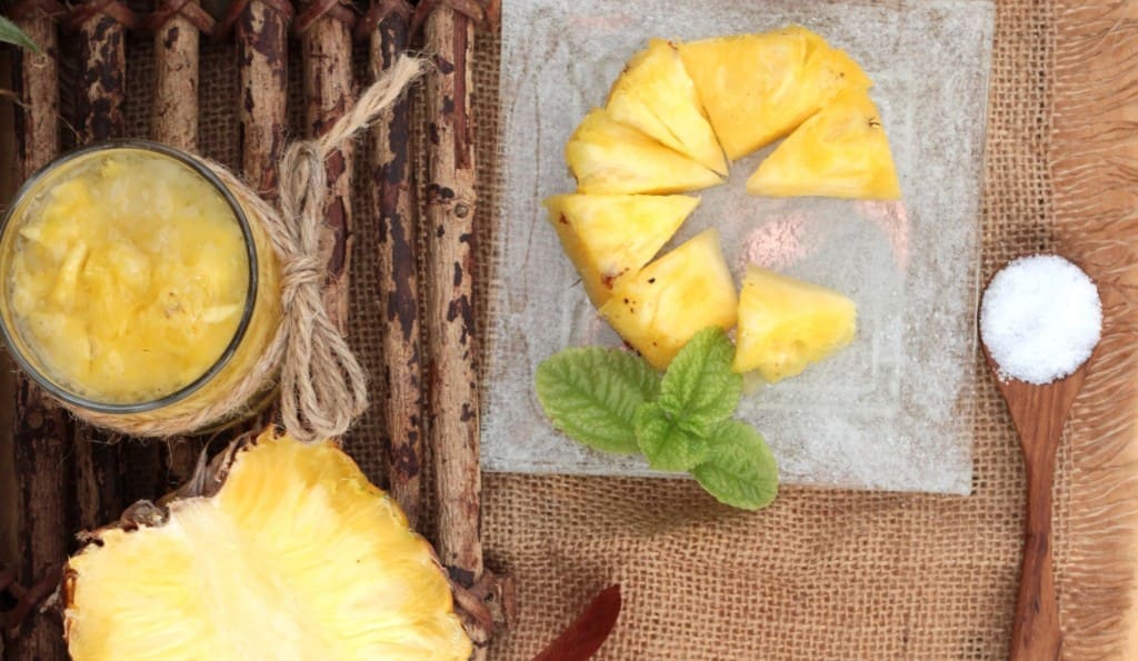 salt makes pineapples sweeter - fruit juice and fresh pineapple juicy