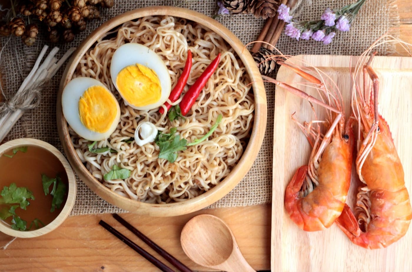 Instant noodles soup put egg and shrimp